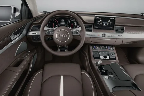 Audi A8 4.0 TFSI quattro 2013 view 8