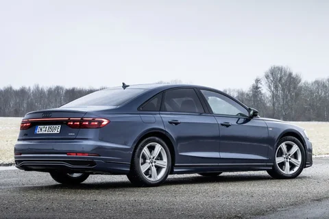 Audi A8 60 TFSI e quattro 2022 view 2