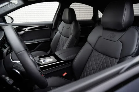 Audi A8 60 TFSI e quattro 2022 view 8