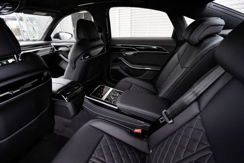 Audi A8 60 TFSI e quattro 2022 view 9