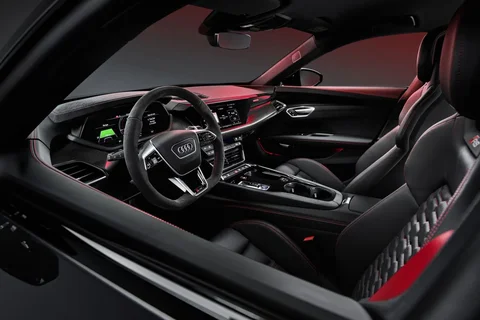 Audi e-tron GT RS e-tron GT 2021 view 6