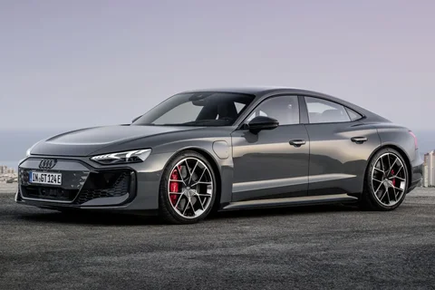 Audi e-tron GT RS e-tron GT performance 2024 view 8