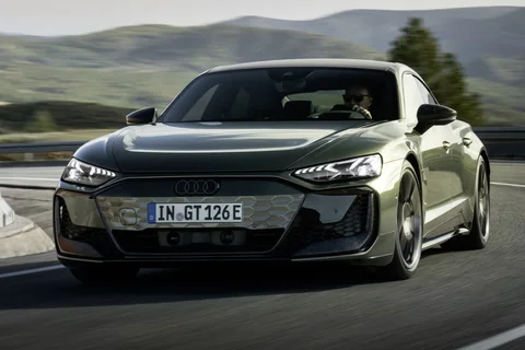 Audi e-tron GT RS e-tron GT performance 2024 view 12