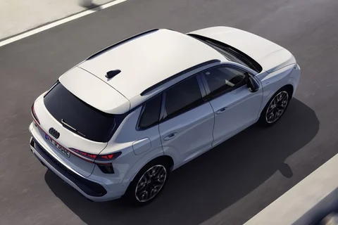 Audi Q3 e-hybrid Advanced edition 2025 view 2