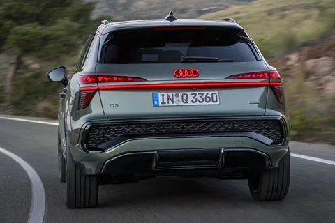 Audi Q3 e-hybrid Advanced edition 2025 view 3