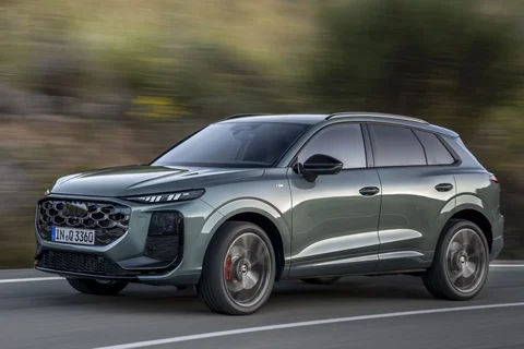 Audi Q3 e-hybrid Advanced edition 2025 view 4