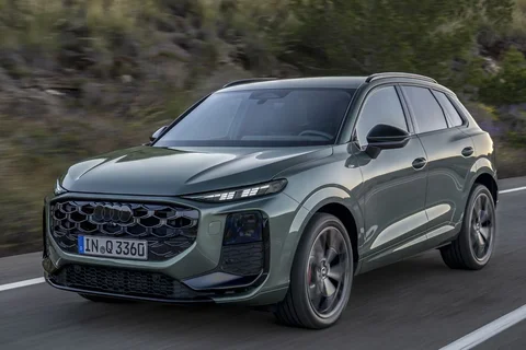Audi Q3 e-hybrid Advanced edition 2025 view 5