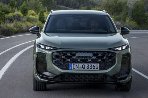 Audi Q3 e-hybrid Advanced edition 2025 view 6