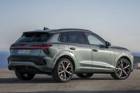 Audi Q3 e-hybrid Advanced edition 2025 view 8