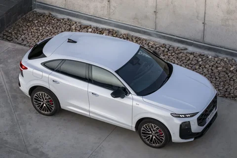 Audi Q3 Sportback e-hybrid Advanced edition 2025 view 5