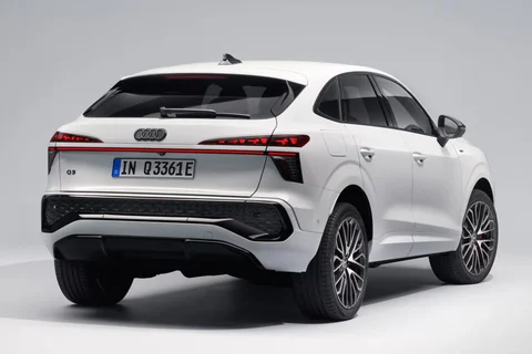 Audi Q3 Sportback e-hybrid Advanced edition 2025 view 10