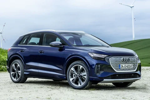 Audi Q4 e-tron 35 Edition 2021 view 3