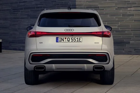 Audi Q5 e-hybrid 220kW Advanced edition 2025 view 4