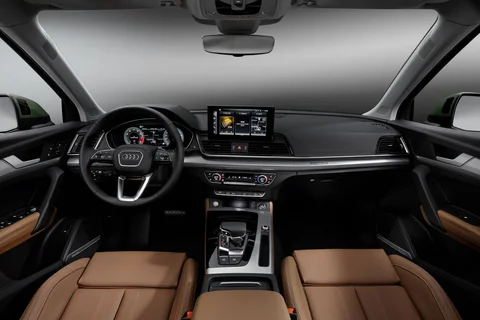 Audi Q5 55 TFSI e quattro S edition 2021 view 3