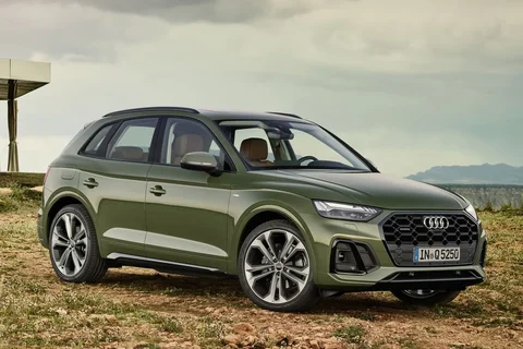 Audi Q5 55 TFSI e quattro S edition 2021 view 4