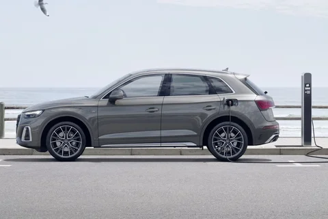 Audi Q5 55 TFSI e quattro S edition 2021 view 11