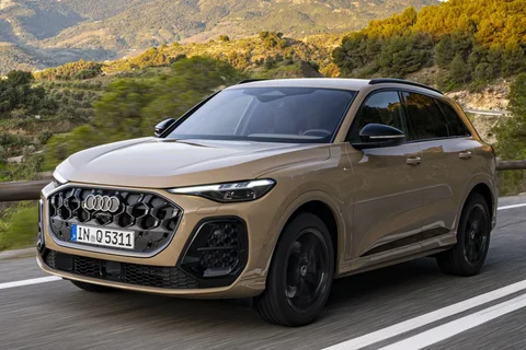 Audi Q5 e-hybrid 220kW Advanced edition 2025 view 9