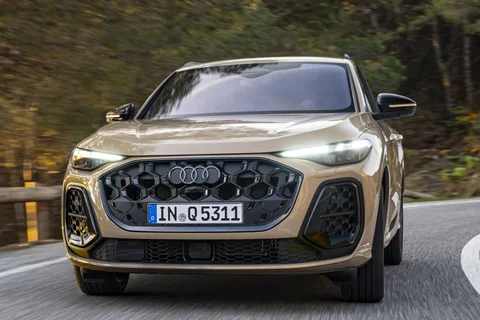 Audi Q5 e-hybrid 220kW Advanced edition 2025 view 10