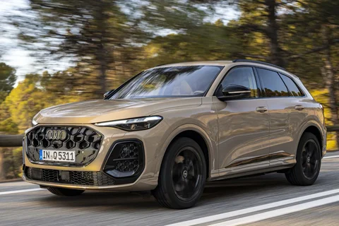 Audi Q5 e-hybrid 220kW Advanced edition 2025 view 11