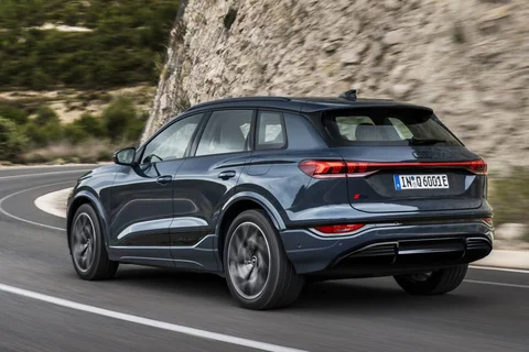 Audi Q6 e-tron performance S edition 2024 view 4