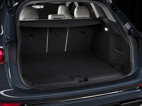 Audi Q6 e-tron performance S edition 2024 view 7