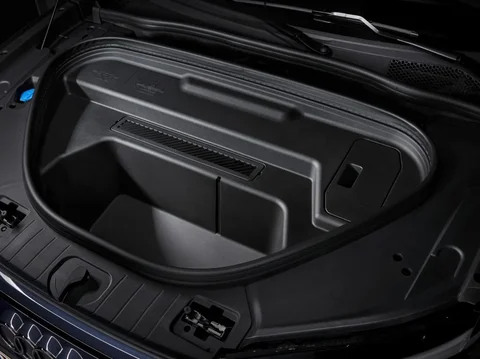 Audi Q6 e-tron performance S edition 2024 view 8