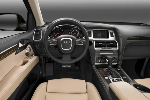 Audi Q7 4.2 FSI quattro 2009 view 10