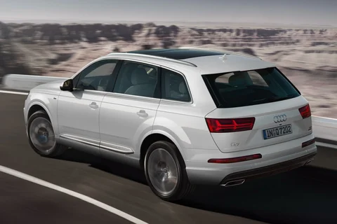 Audi Q7 50 TDI quattro 2018 view 2
