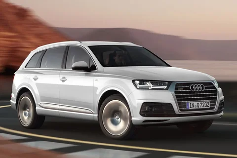 Audi Q7 50 TDI quattro 2018 view 4