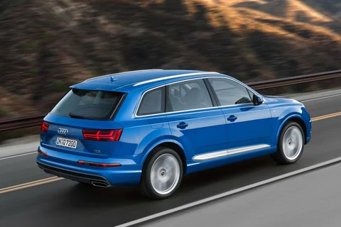 Audi Q7 50 TDI quattro 2018 view 12