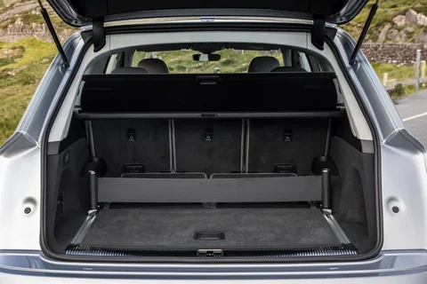 Audi Q7 55 TFSI e quattro Pro Line 2020 view 3