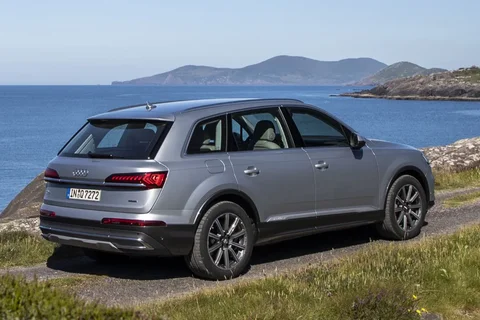 Audi Q7 55 TFSI e quattro Pro Line 2020 view 9