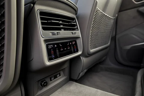 Audi Q7 55 TFSI e quattro Pro Line 2020 view 11