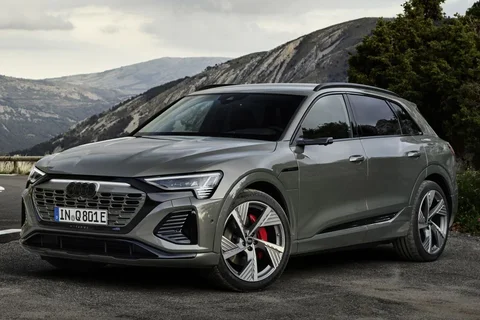 Audi Q8 e-tron SQ8 e-tron quattro 2023 view 4