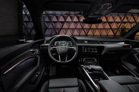 Audi Q8 e-tron SQ8 e-tron quattro 2023 view 9