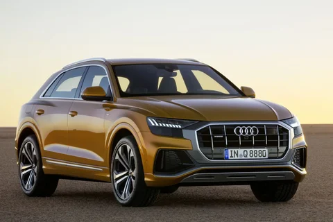 Audi Q8 45 TDI quattro 2019 view 2