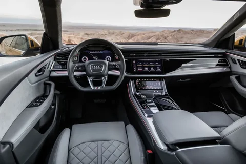 Audi Q8 45 TDI quattro 2019 view 6