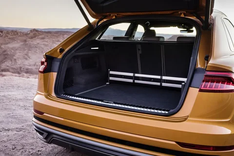 Audi Q8 45 TDI quattro 2019 view 8