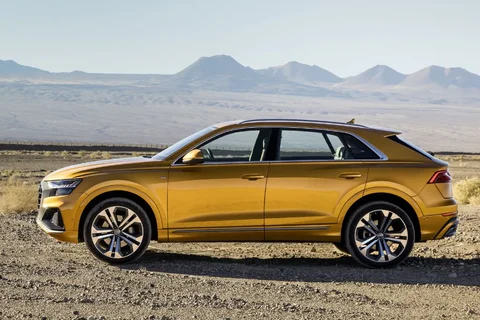 Audi Q8 45 TDI quattro 2019 view 12