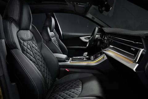 Audi Q8 60 TFSI e quattro Competition 2024 view 4