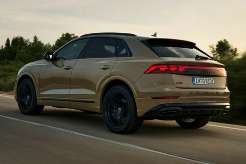 Audi Q8 60 TFSI e quattro Competition 2024 view 9