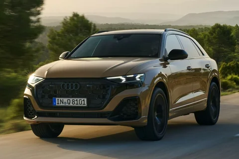 Audi Q8 60 TFSI e quattro Competition 2024 view 10