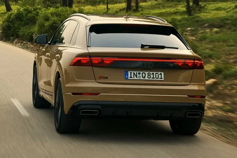 Audi Q8 60 TFSI e quattro Competition 2024 view 11