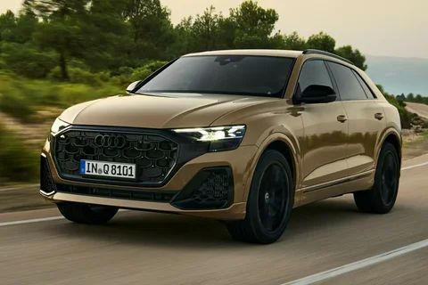 Audi Q8 60 TFSI e quattro Competition 2024 view 12