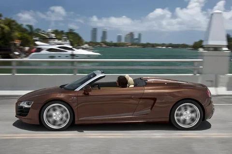 Audi R8 Spyder 4.2 FSI quattro 2011 view 4