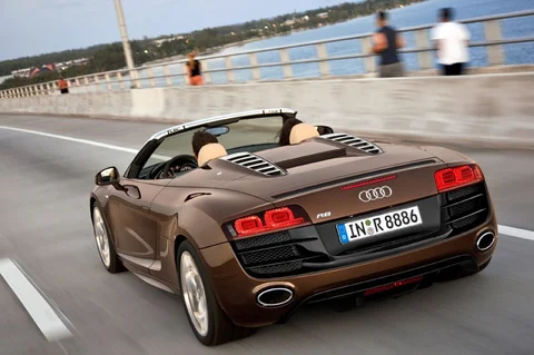 Audi R8 Spyder 4.2 FSI quattro 2011 view 5