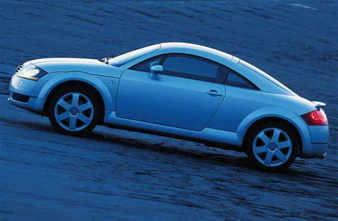 Audi TT Coupé 3.2 quattro 2004 view 2