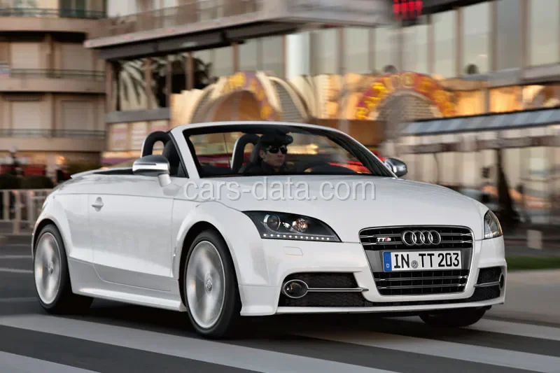 Audi TT Roadster 2.0 TFSI 2010 front view