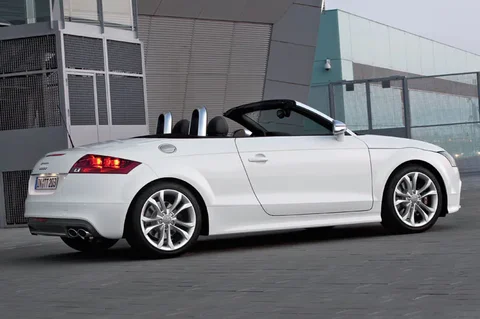 Audi TT Roadster 2.0 TFSI 2010 view 2