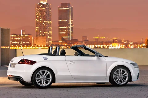 Audi TT Roadster 2.0 TFSI 2010 view 5